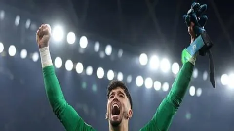 莱万对阵拉斯帕尔马斯四射仅中一球，生涯交锋该队进球荒依旧。